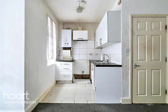 2 Bedroom Flat For Sale In Melfort Road, Thornton Heath, CR7