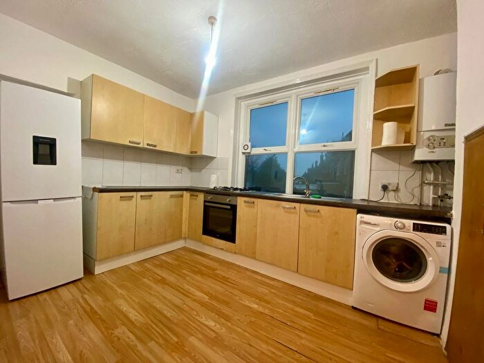 2 Bedroom Flat To Rent In London Road, Thornton Heath, CR7