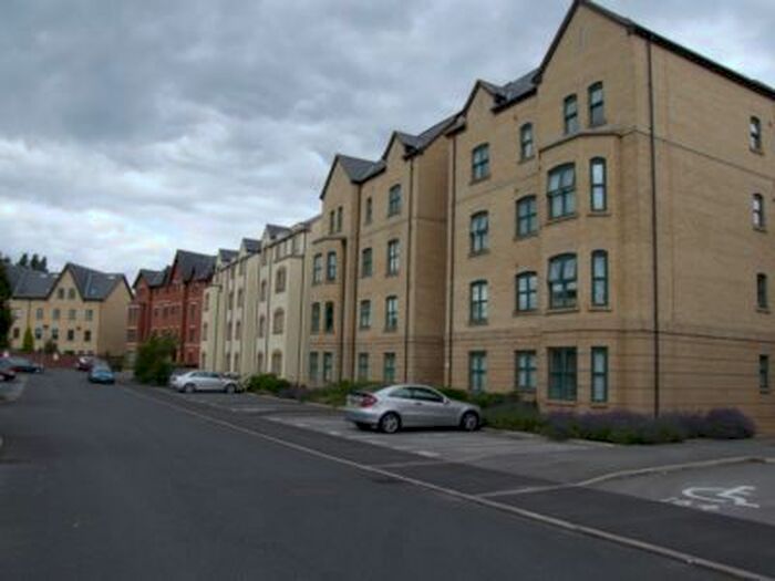 2 Bedroom Flat To Rent In Hadfield Close, Victoria Park, M14