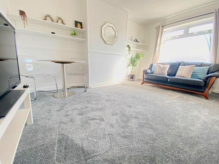 2 Bedroom Property To Rent In North Street, Romford, RM1