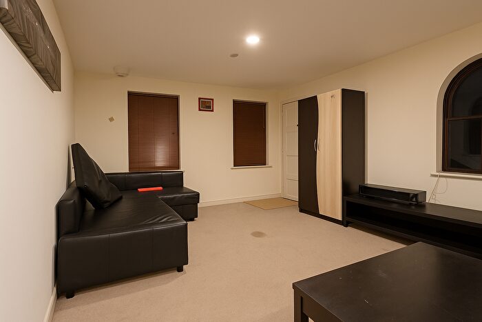 1 Bedroom Flat To Rent In Fitzilian Avenue, Romford, RM3