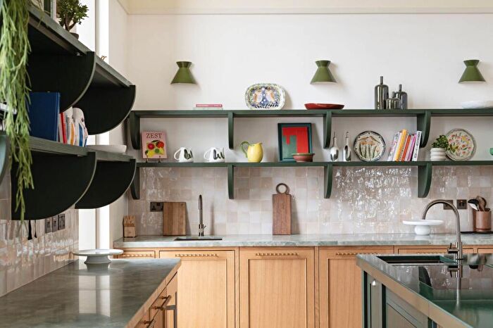 1 Bedroom Flat To Rent In Selbourne Road, Walthamstow, E17