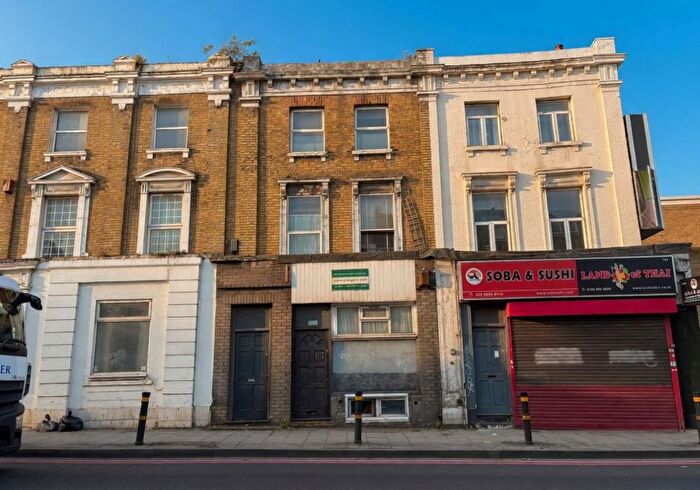 3 Bedroom Block Of Flats For Sale In Blackheath Road, Greenwich, London, SE10