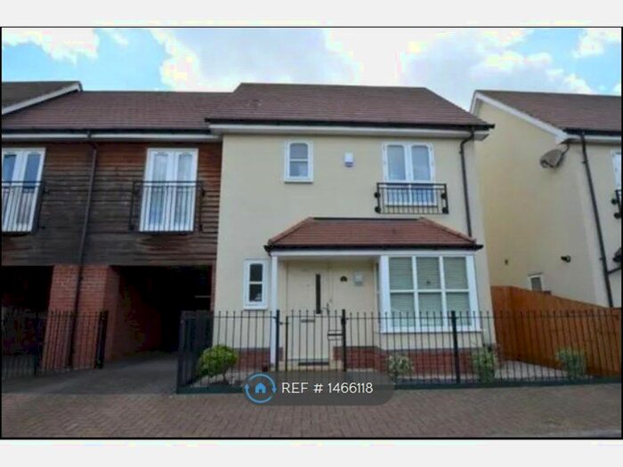 3 Bedroom Semi-Detached House To Rent In Far Holme, Middleton, Milton Keynes, MK10