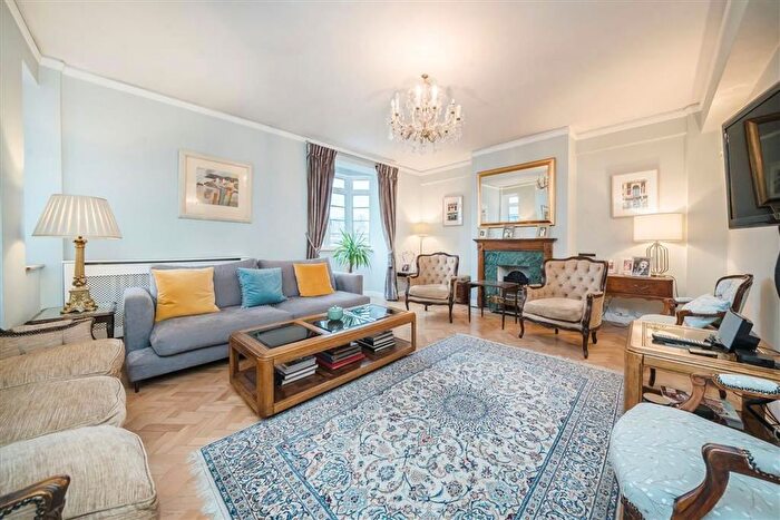 4 Bedroom Flat For Sale In Hammersmith Road, Hammersmith, W6