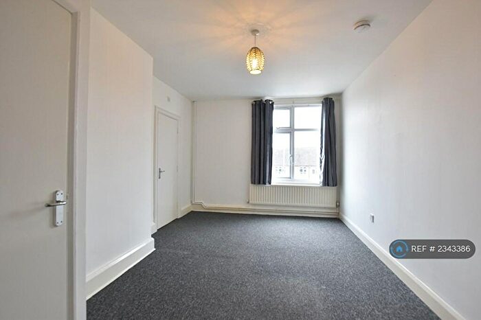 1 Bedroom Flat To Rent In Summerset House, Luton, LU2