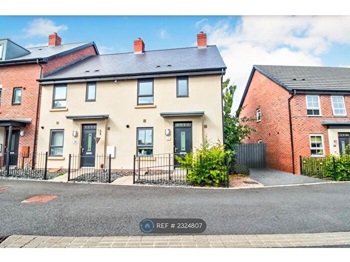 3 Bedroom Semi-Detached House To Rent In Rees Way, Telford, TF4