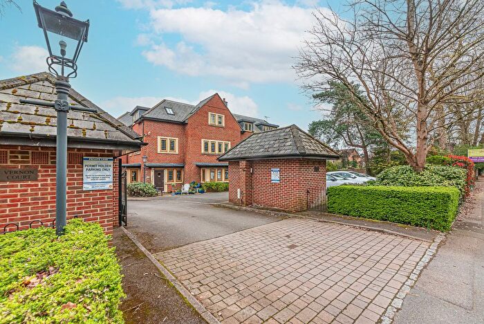 2 Bedroom Flat For Sale In London Road, Ascot, SL5