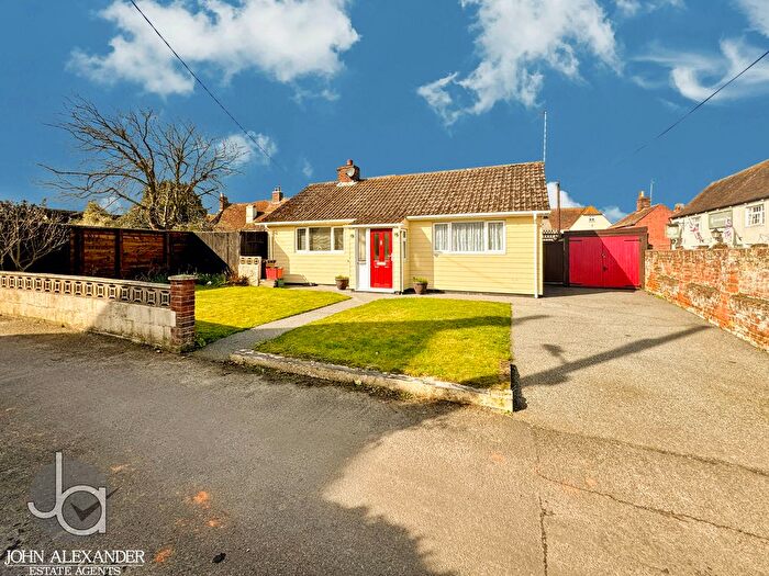 2 Bedroom Detached Bungalow For Sale In Back Lane, Great Oakley, CO12