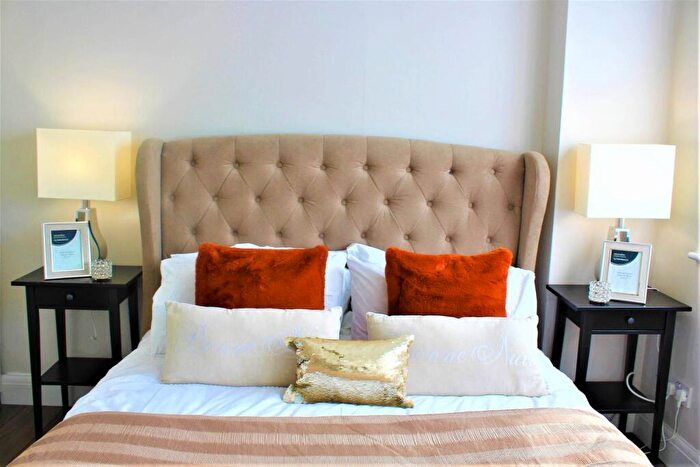 2 Bedroom Flat To Rent In City Road, Old Street, London, EC1V