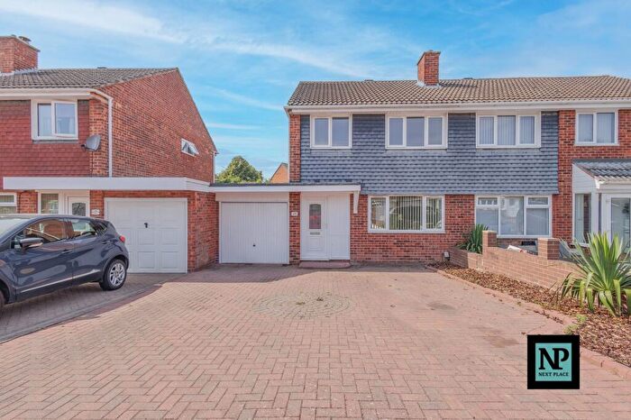 3 Bedroom House To Rent In Caradoc, Tamworth, B77