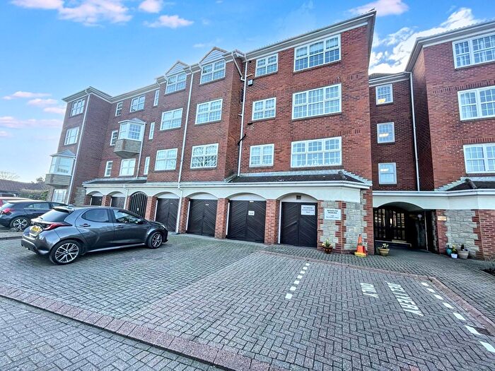 2 Bedroom Flat For Sale In Rockcliffe, South Shields, NE33