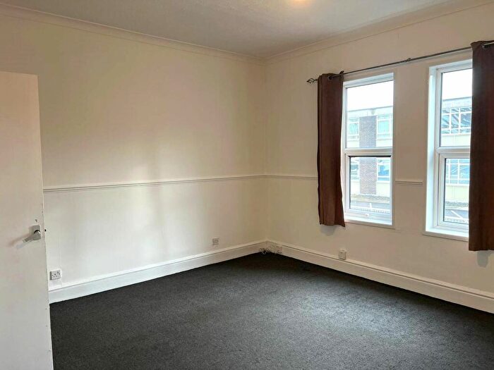 1 Bedroom Flat To Rent In Flat, St. Catherines Avenue, Doncaster, DN4