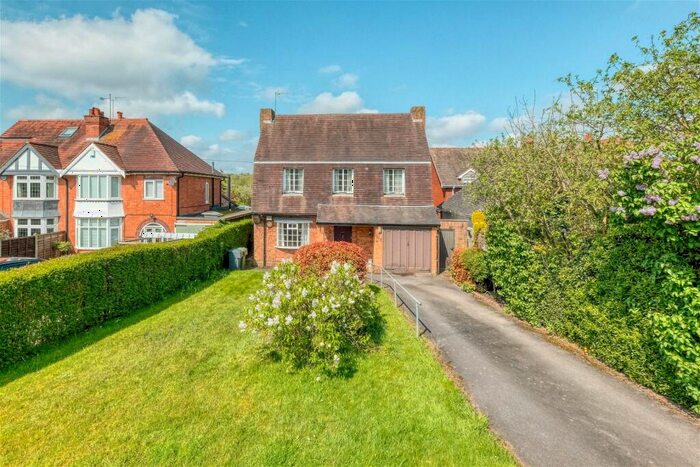 3 Bedroom Detached House For Sale In Redditch Road, Alvechurch, B48