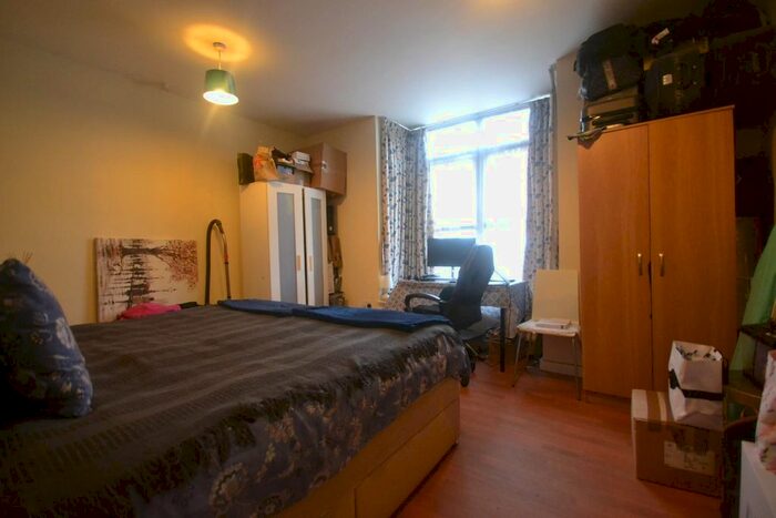 1 Bedroom Flat To Rent In Grange Avenue, Earley, Reading, RG6