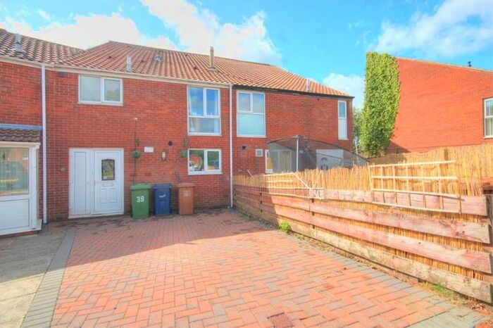 3 Bedroom Terraced House To Rent In Crighton, Washington, NE38