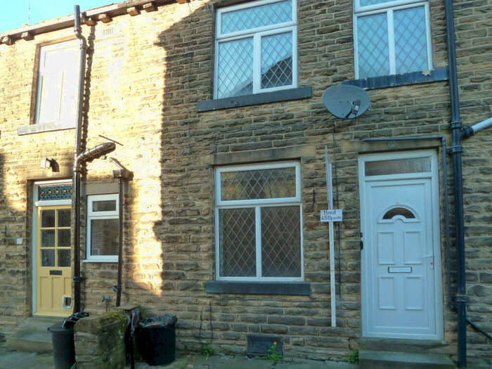 1 Bedroom Terraced House To Rent In East Parade, Baildon, Bradford, BD17