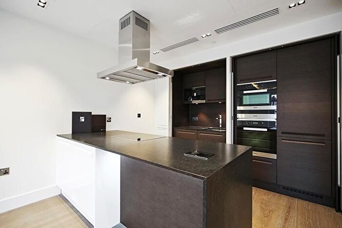 3 Bedroom Flat To Rent In Radnor Terrace, London, W14