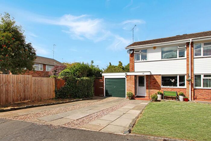 3 Bedroom Semi-Detached House For Sale In Weston Close, Dunchurch, Dunchurch, Rugby, CV22