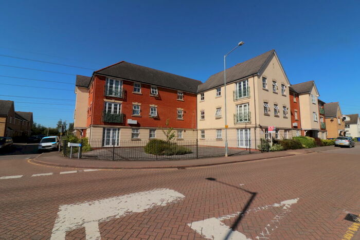 2 Bedroom Apartment To Rent In Rawlyn Cose, Chafford Hundred, RM16