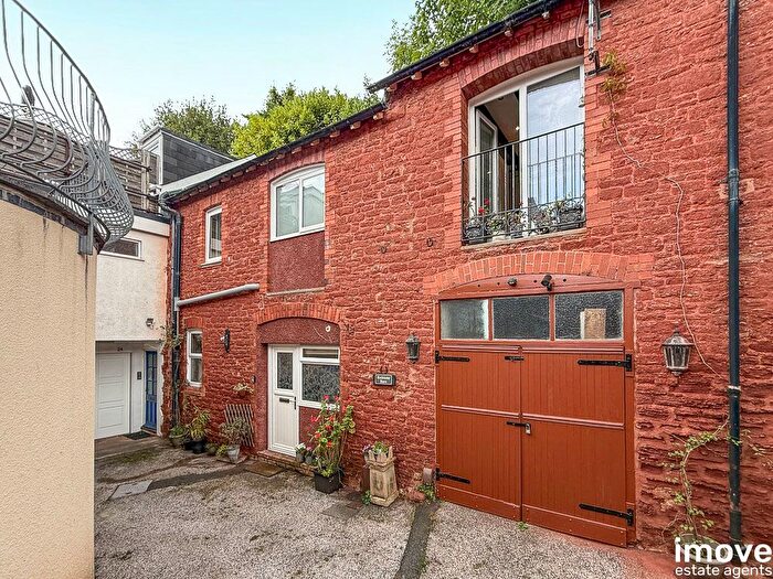 2 Bedroom Barn Conversion For Sale In Walnut Road, Torquay, TQ2
