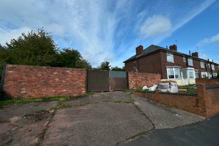 3 Bedroom Terraced House To Rent In Greswold Street, West Bromwich, B71