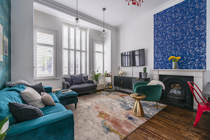 3 Bedroom Flat For Sale In West End Lane, London, NW6