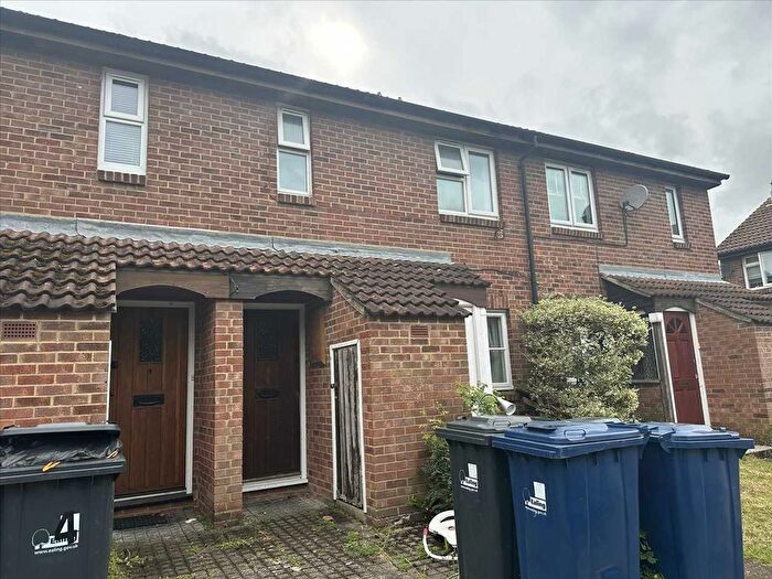 1 Bedroom Flat To Rent In Clementine Court, London, London, W13