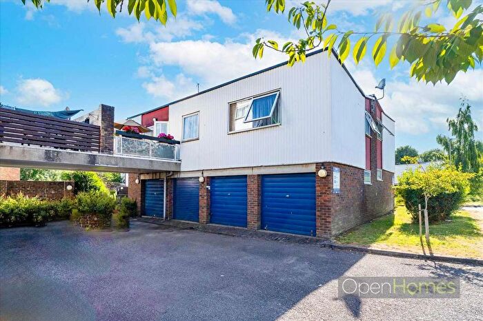 2 Bedroom Maisonette For Sale In Deal Court, Hazel Close, Colindale, NW9