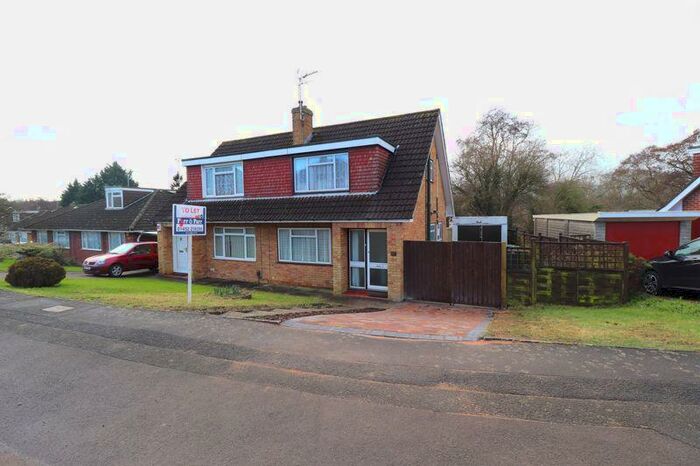 3 Bedroom Semi-Detached House To Rent In Bodiam Avenue, Gloucester, GL4