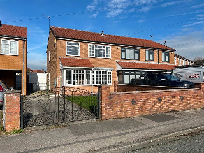 3 Bedroom Semi Detached House For Sale In Whenby Grove, York, YO31