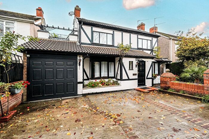 4 Bedroom Detached House To Rent In Stockers Lane, Old Woking, Woking, GU22
