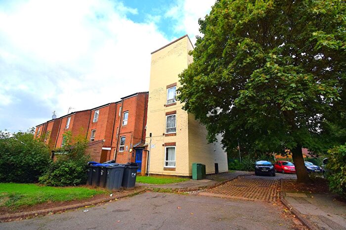 2 Bedroom Flat To Rent In Micklewell Lane, Northampton, NN3