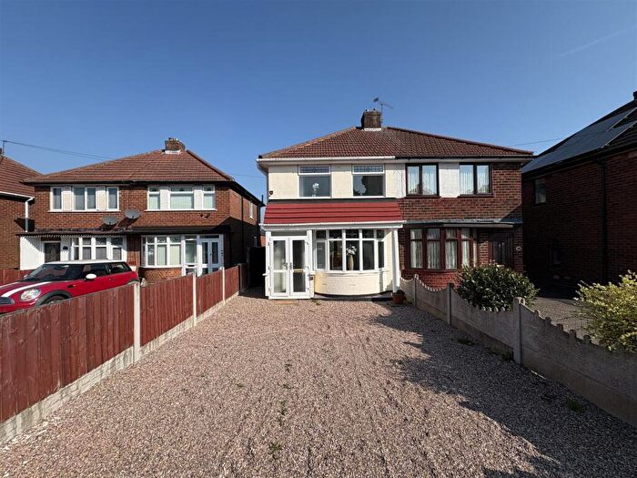 3 Bedroom Semi-Detached House To Rent In Aston Road, Tividale, Oldbury, B69