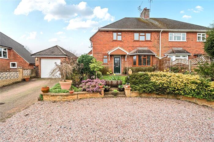 3 Bedroom Semi Detached House For Sale In Greenhill Way, Farnham, Surrey, GU9