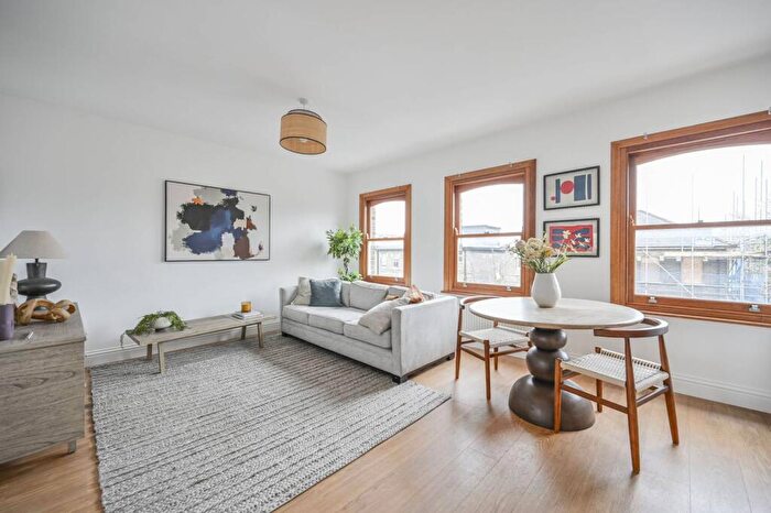 1 Bedroom Flat For Sale In Stroud Green Road, Harringay, London, N4