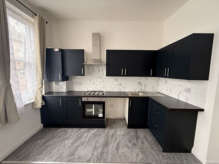 4 Bedroom Flat To Rent In St James Street, Walthamstow, E17