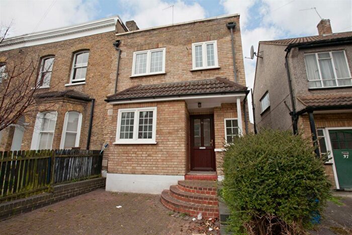 2 Bedroom End Of Terrace House To Rent In Denman Road, SE15