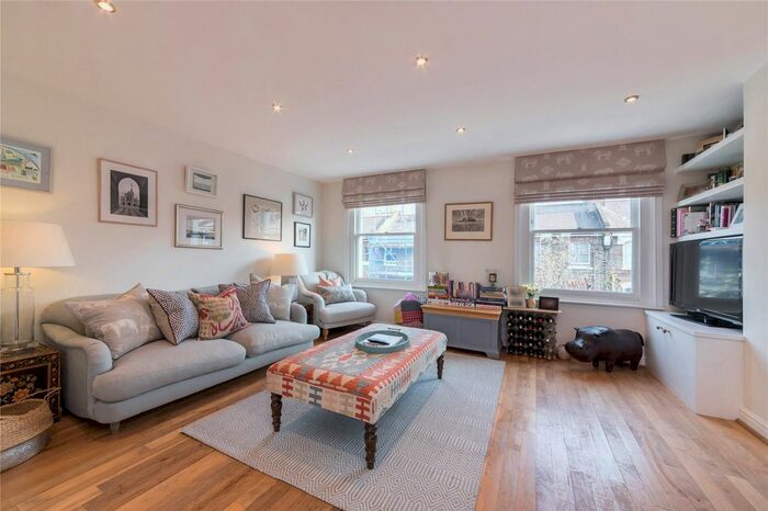 2 Bedroom Flat To Rent In Crossley Street, Lower Holloway, N7
