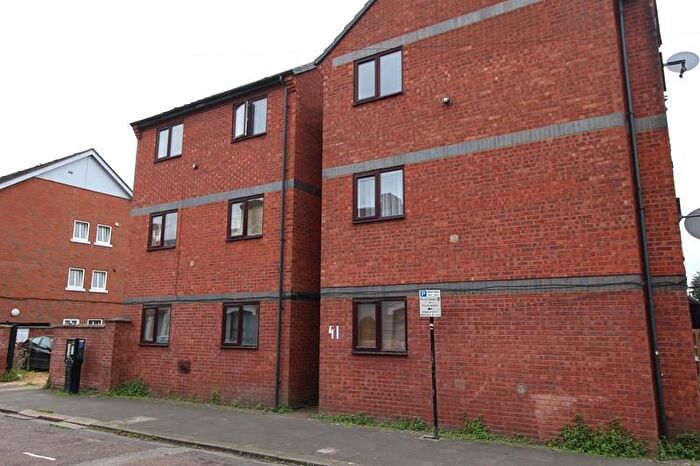 Terraced House To Rent In Grafton Road, Bedford, MK40