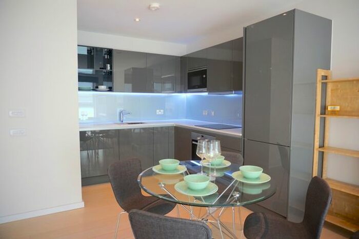 1 Bedroom Flat For Sale In Glasshouse Gardens, London, E20
