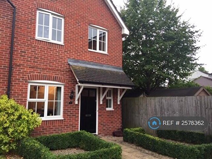 3 Bedroom Semi-Detached House To Rent In The Vineyard, Shavington, Crewe, CW2