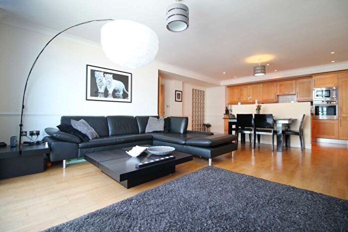 2 Bedroom Flat To Rent In Goat Wharf, Ferry Quays, TW8