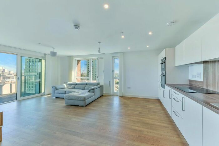 3 Bedroom Flat To Rent In Marner Point, Jefferson Plaza, London, E3