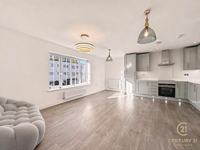 2 Bedroom Apartment For Sale In Bridge House, Bridge Street, Walton-On-Thames, KT12