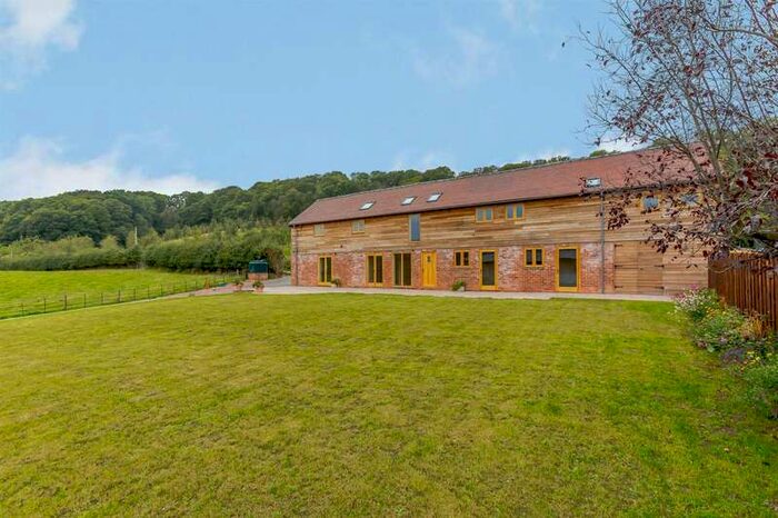 4 Bedroom Barn Conversion Character Property For Sale In Clifton-on-teme, Worcestershire, WR6