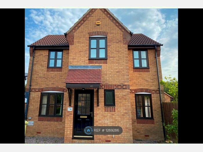 3 Bedroom Detached House To Rent In St. Helens Grove, Monkston, Milton Keynes MK10
