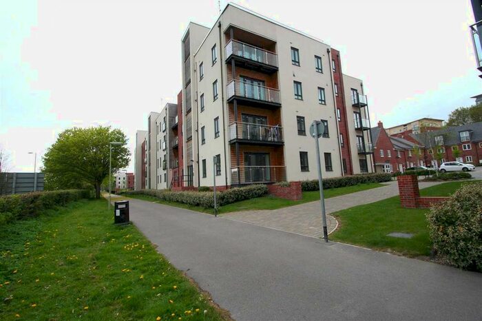 2 Bedroom Flat To Rent In Town Centre, Basingstoke, Hampshire, RG21