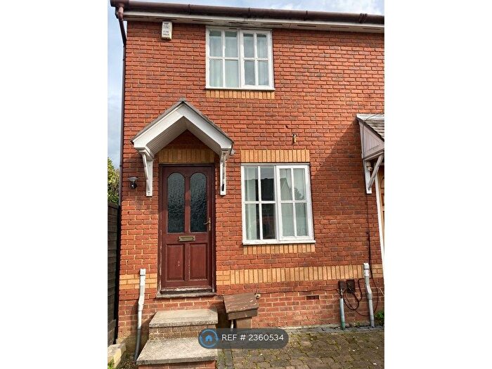 1 Bedroom Semi-Detached House To Rent In Jollys Lane, Hayes, UB4