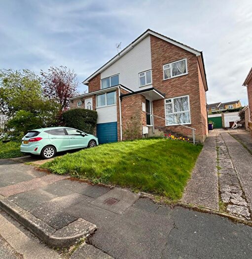 3 Bedroom Semi-Detached House To Rent In Thurnall Avenue, Royston, SG8